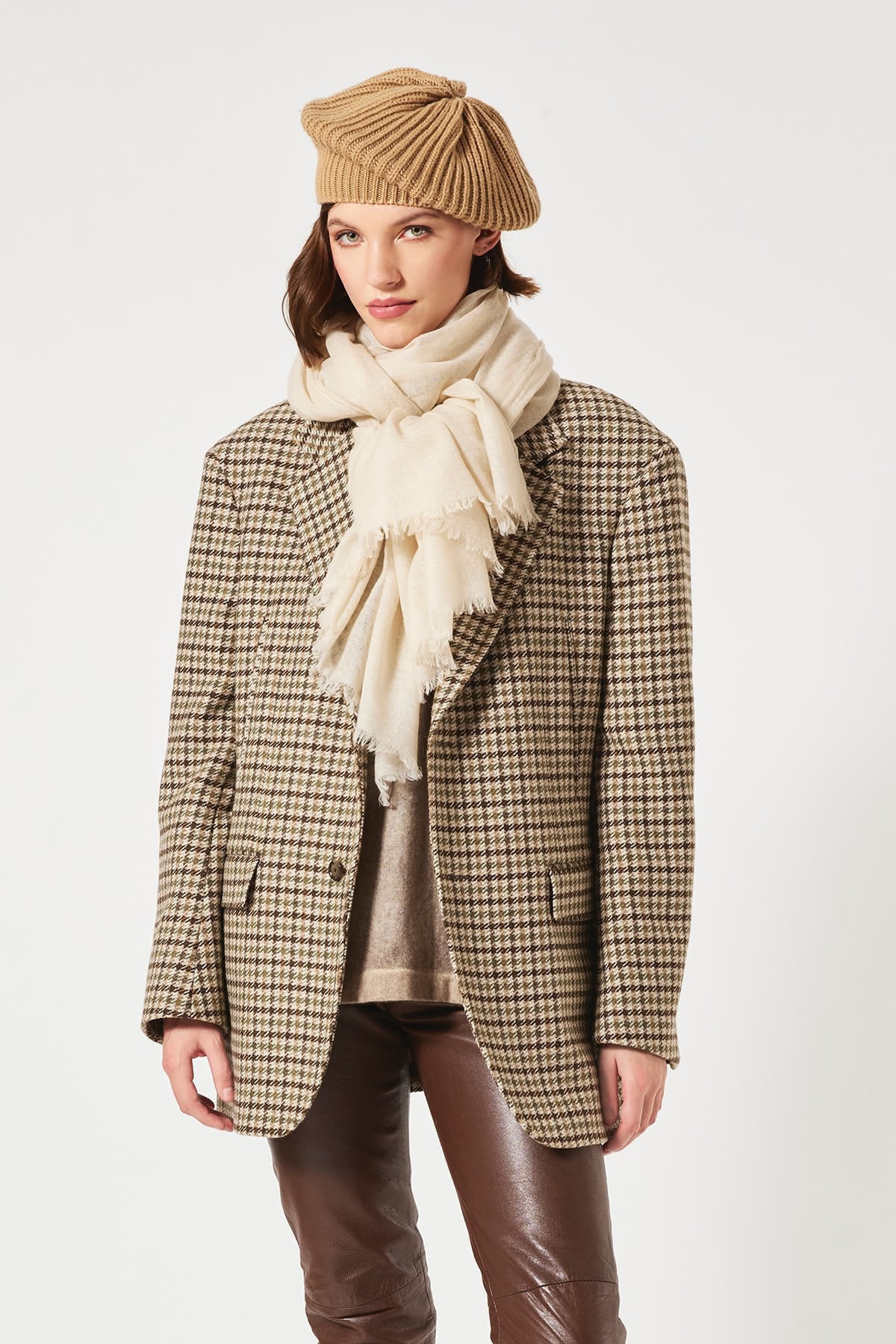 Andrea's 1947 Scarf Plumage Soft Beige