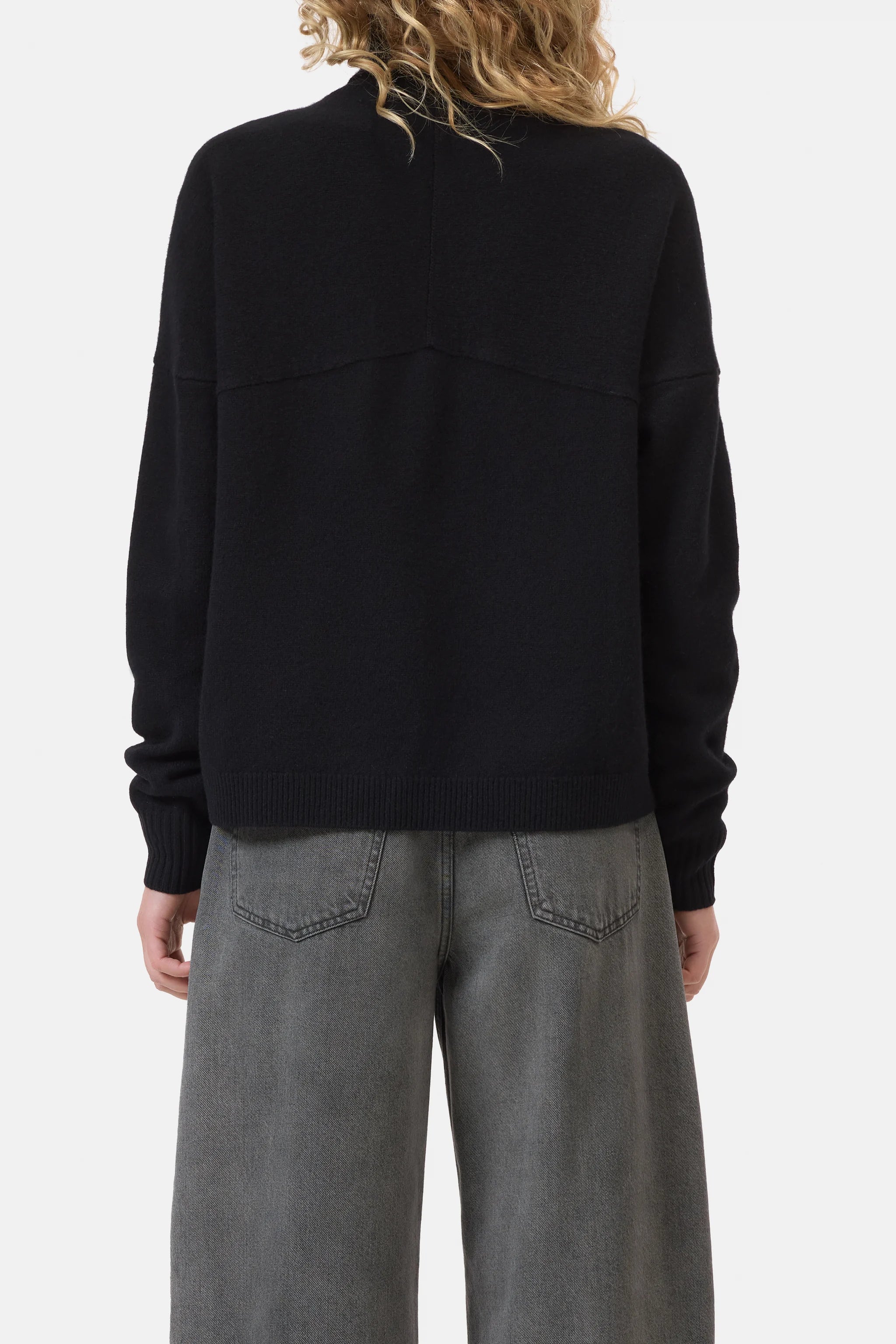 CLOSED TURTLENECK MADE OF PURE MERINO WOOL BLACK