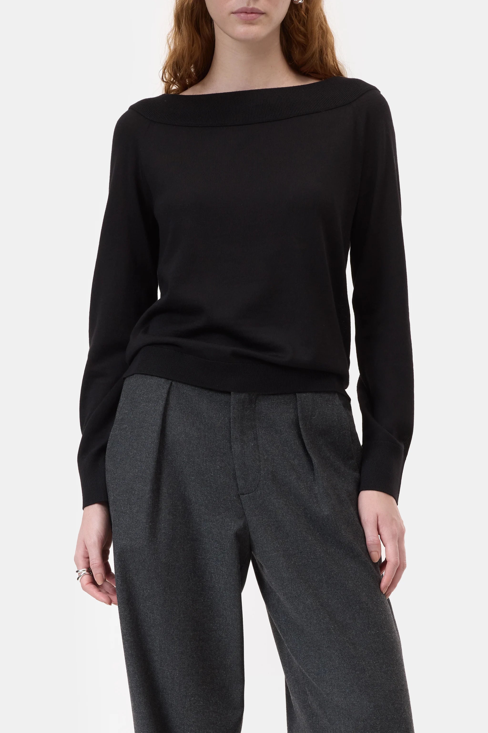 CLOSED WIDE NECK LONG SLEEVE BLACK