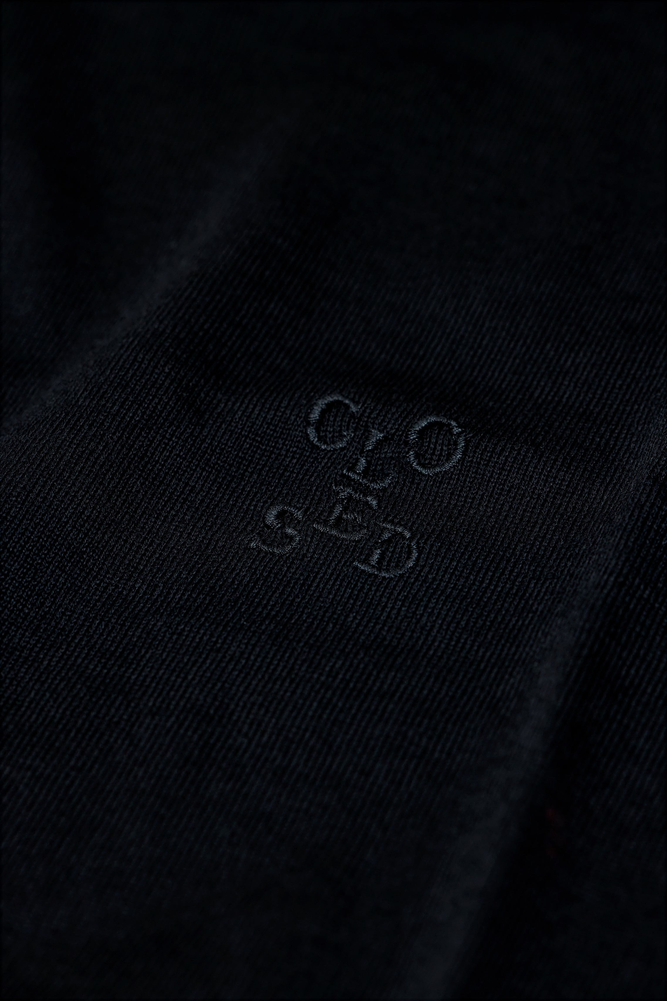 CLOSED CREW NECK SHORT SLEEVE BLACK
