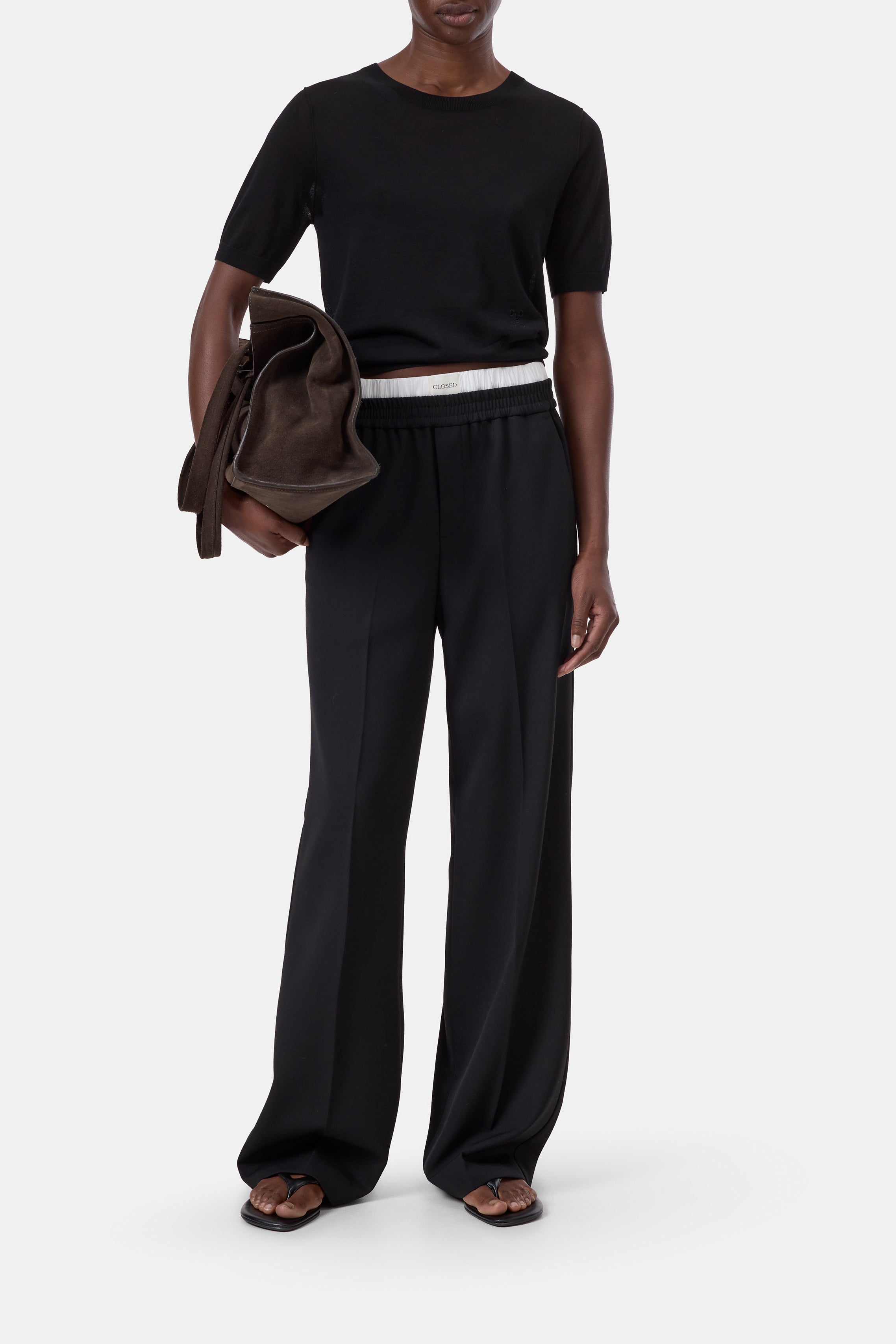 CLOSED CREW NECK SHORT SLEEVE BLACK