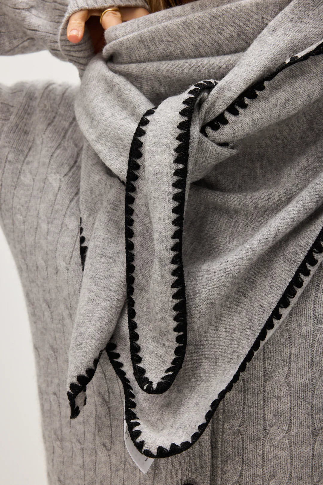 Davida Large Cashmere Scarf with Contrast Edge - Light Grey