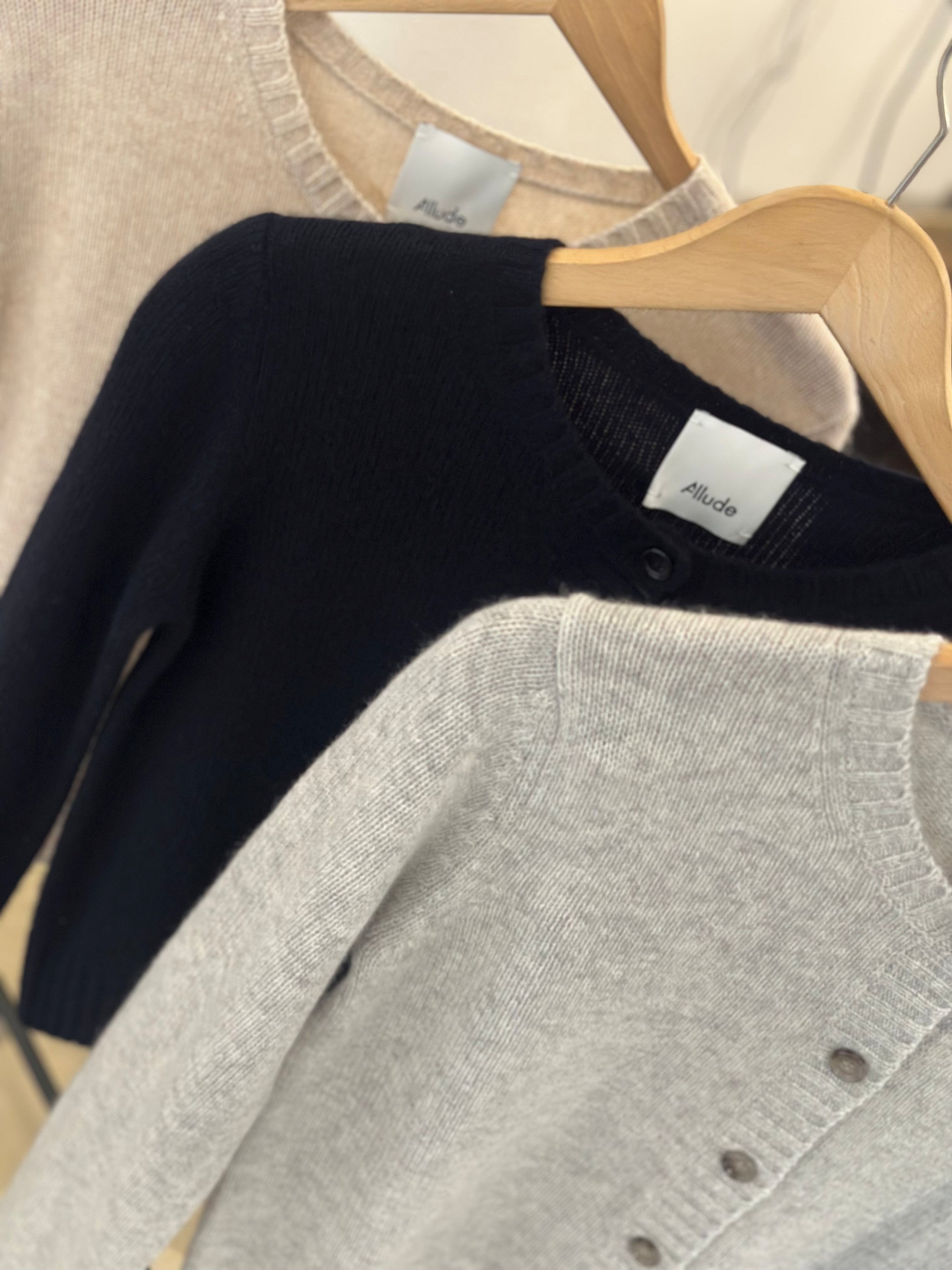 Allude Cashmere Cardigan Round Neck