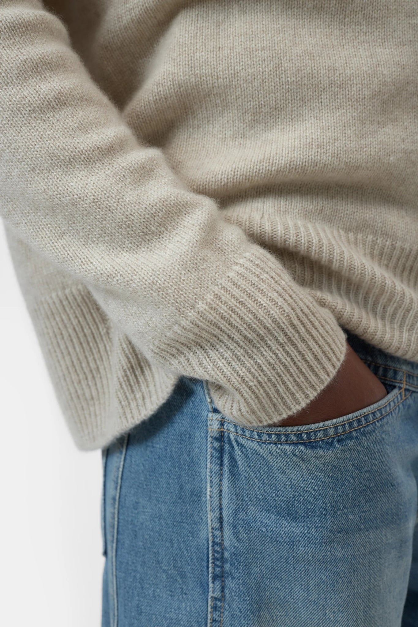 CLOSED CASHMERE SWEATER V - NECK CLAY BEIGE - Den Lille Ida - Closed