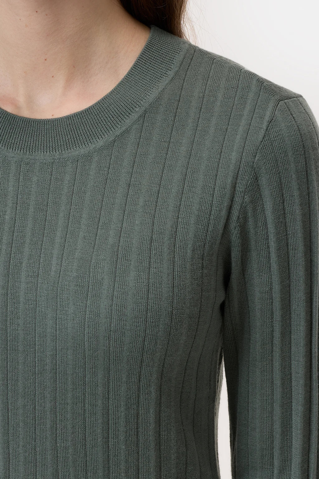 CLOSED CREW NECK IN WOOL - SILK BLEND FADED GREEN - Den Lille Ida - Closed