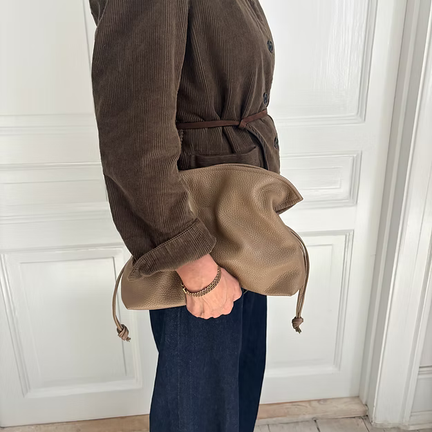 Infinito Camilla Large Bucket Bag Taupe