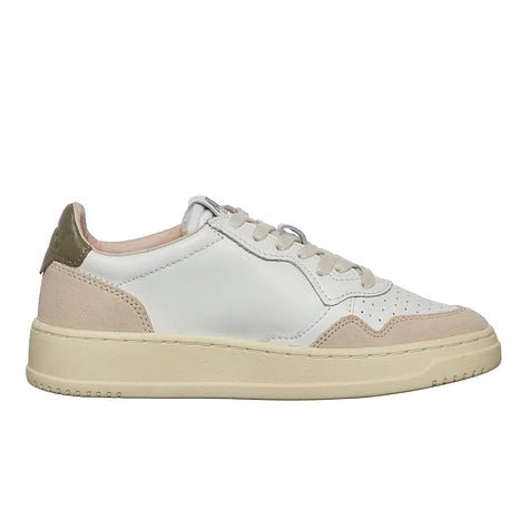 Autry Medalist Low Sneakers in Suede and Leaher White /Cvrt Green - Den Lille Ida - Autry