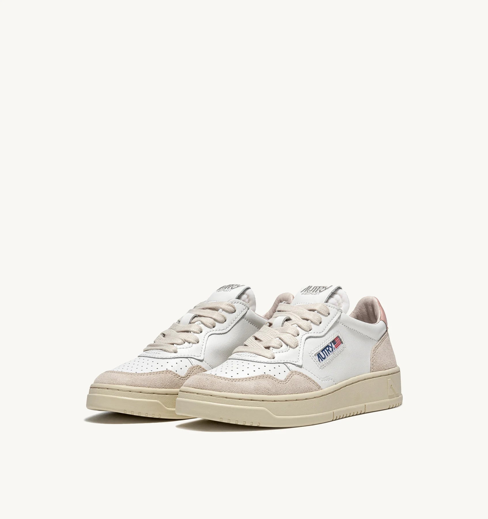 Autry Medalist Low Sneakers in Suede and Leather White and Powder - Den Lille Ida - Autry