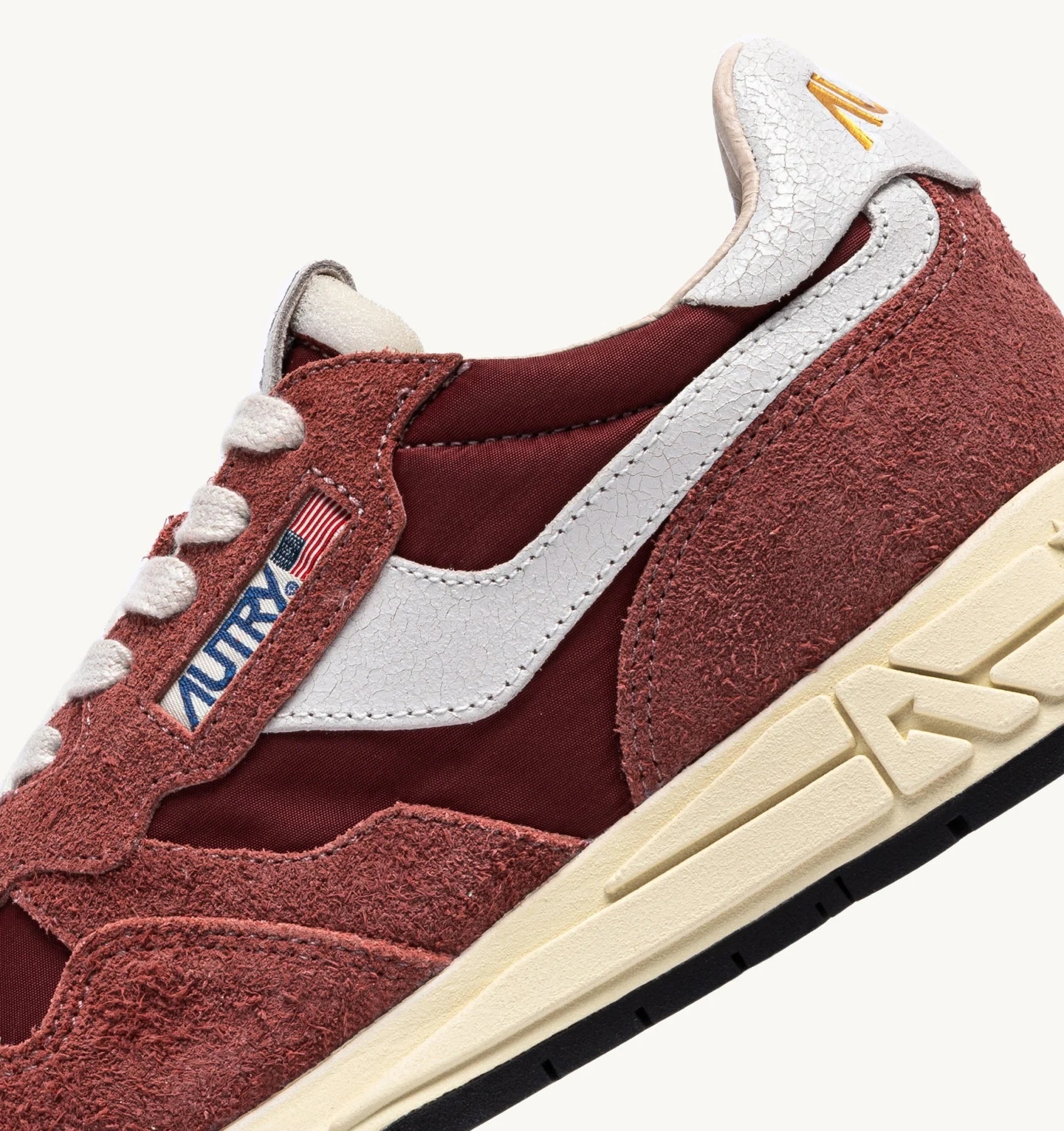 AUTRY REELWIND LOW SNEAKERS IN NYLON AND SUEDE HOT SAUCE AND WHITE - Den Lille Ida - Autry