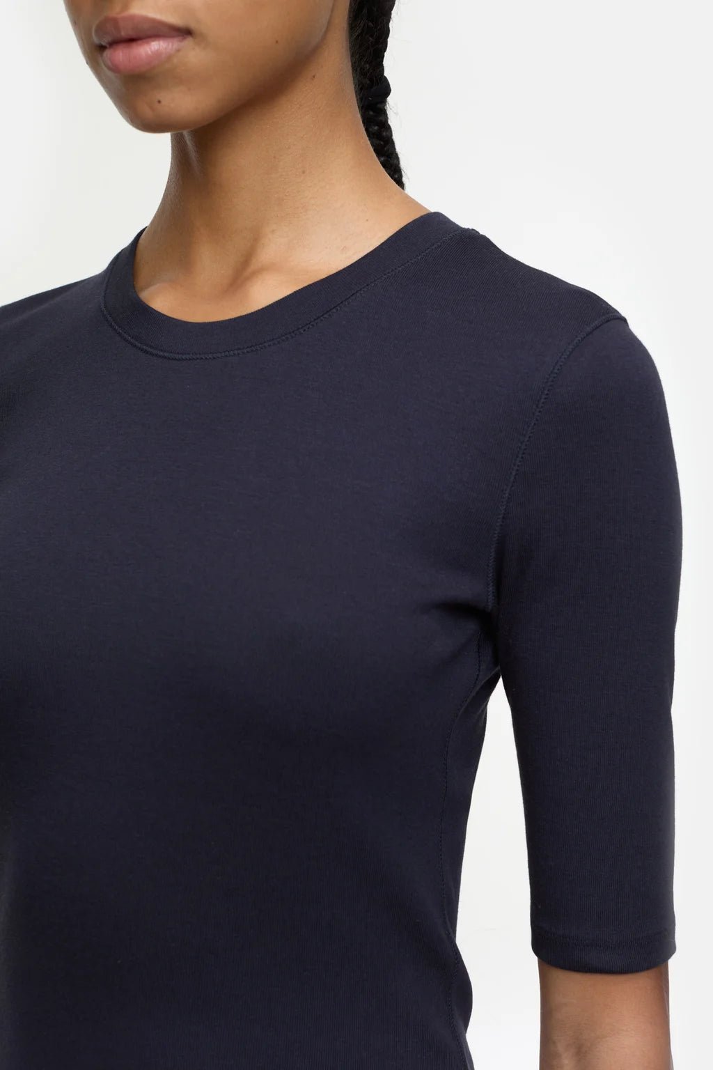 Closed Crewneck Shotsleeve Cotton and Modal T-shirt Navy - Den Lille Ida - Closed