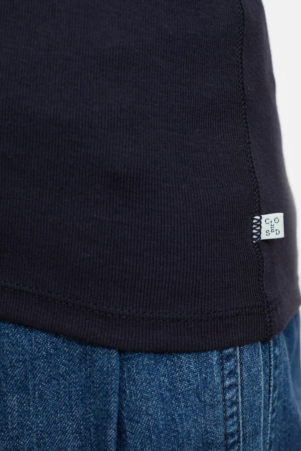 Closed Crewneck Shotsleeve Cotton and Modal T-shirt Navy - Den Lille Ida - Closed