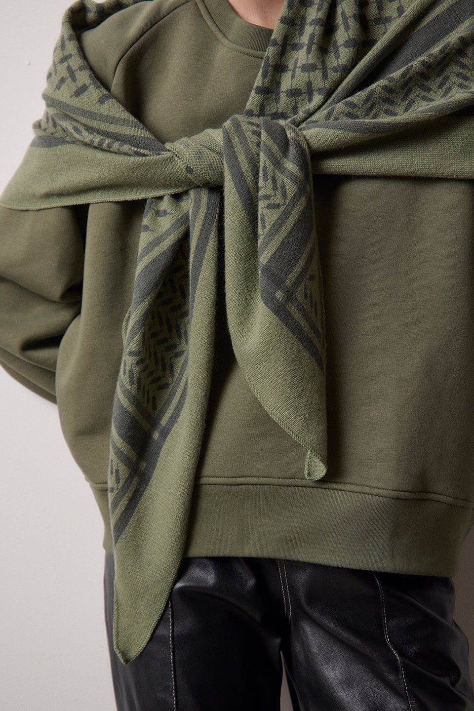 Triangle Trinity Cashmere MOSS/ASPHALT M - Den Lille Ida - Lala Berlin