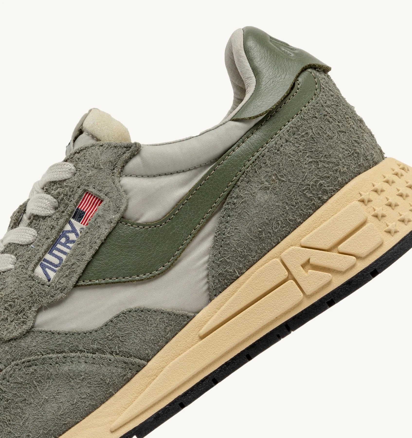 AUTRY SNEAKERS REELWIND LOW SNEAKERS IN HUNTER AND PELICAN NYLON SUEDE AND LEATHER